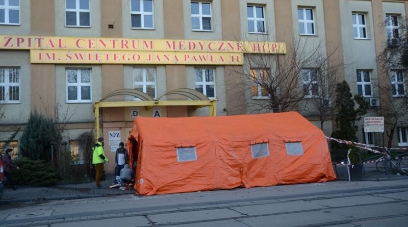 W szpitalu HCP w Poznaniu rośnie liczba zakażonych