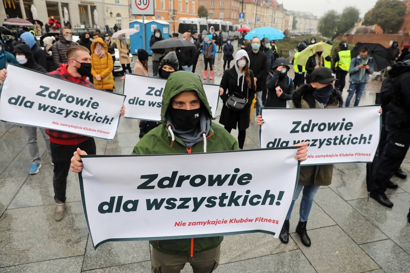 „Kościół Zdrowego Ciała” – Siłownia zamienia się w sklep i kościół.  Zaprasza na „spotkania religijne”