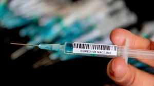 Dr. Peter English: „CDC and FDA halt administration of Johnson & Johnson COVID-19 vaccine in the US.”